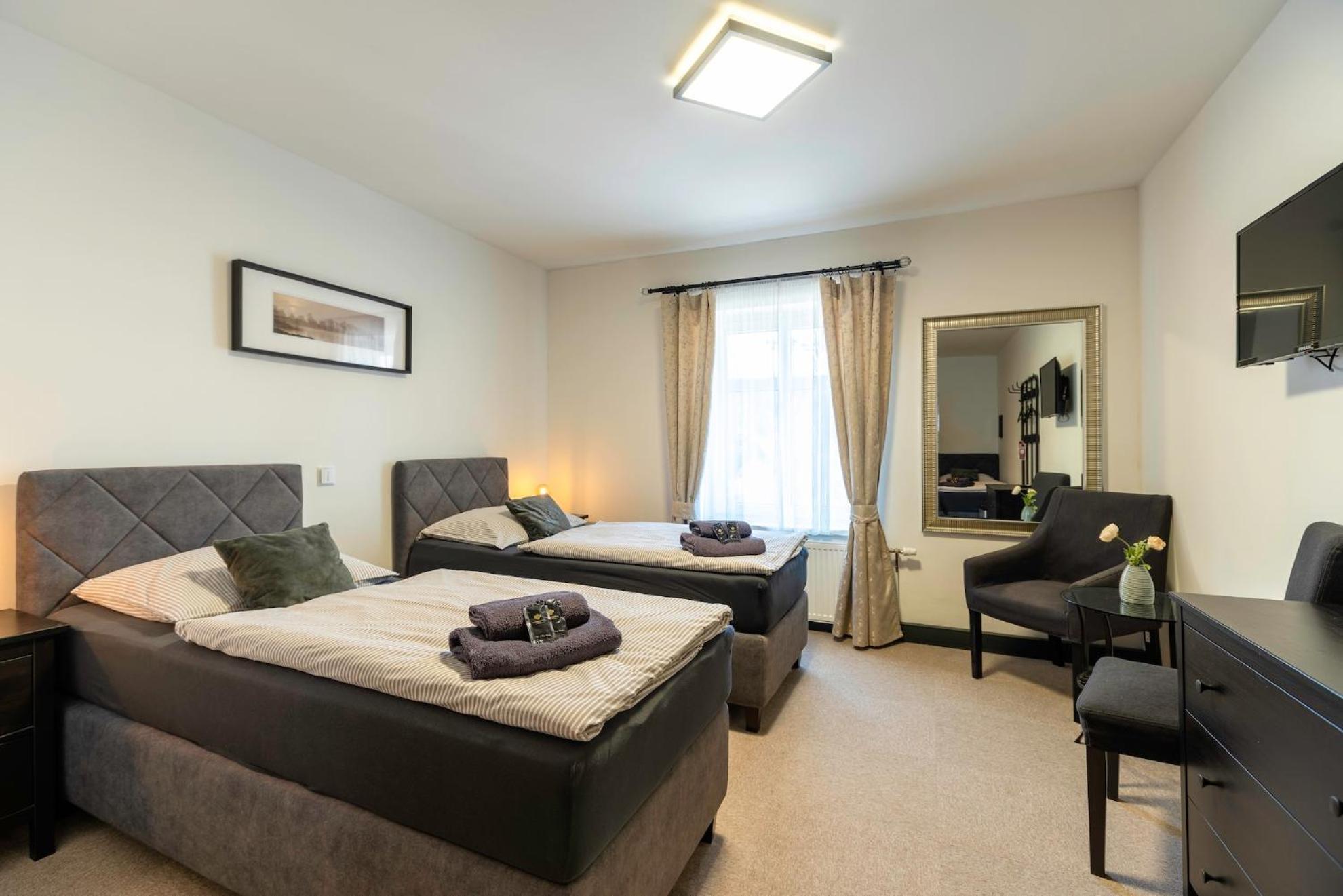 Restaurace Hotel Praha Nizbor Екстер'єр фото