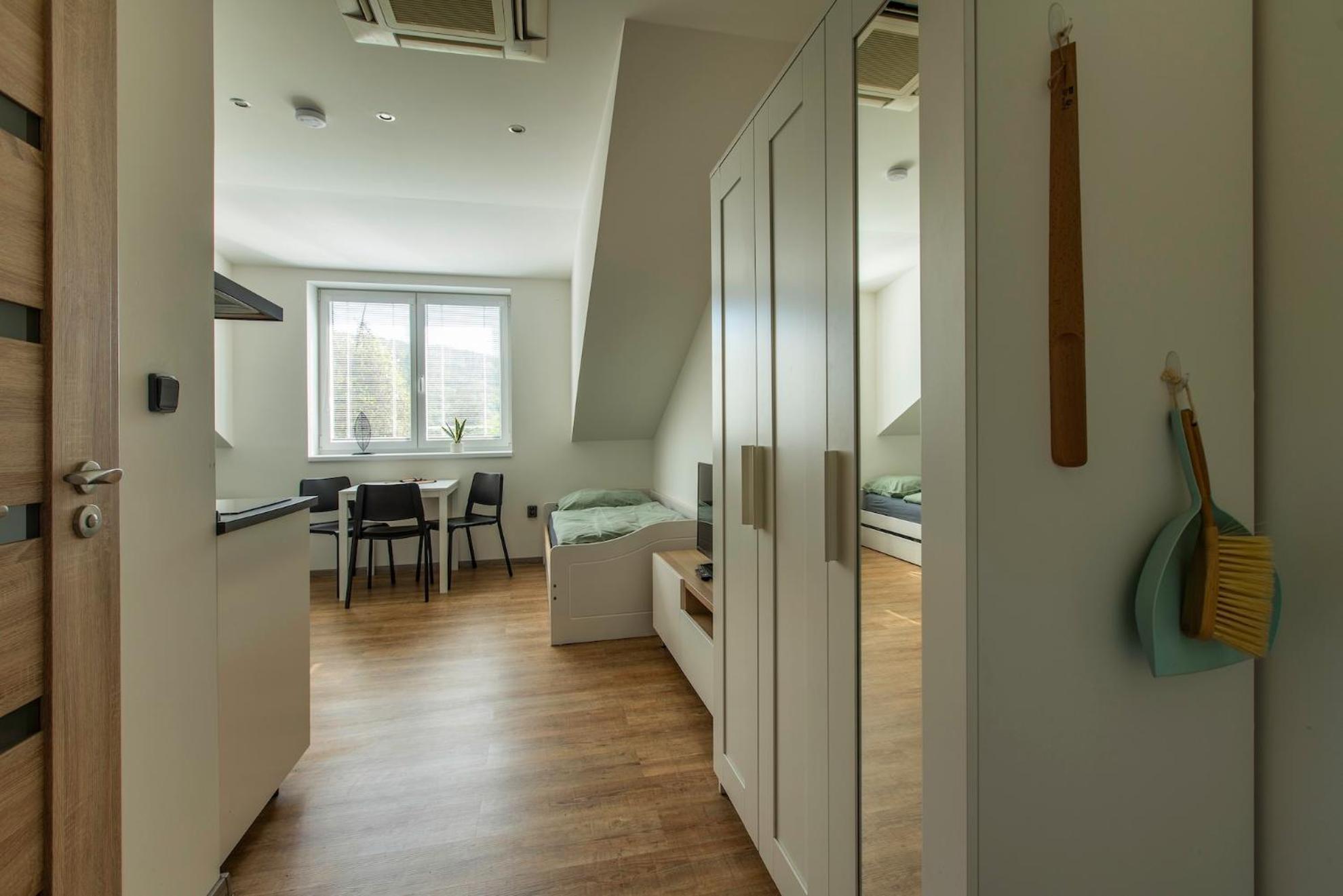 Restaurace Hotel Praha Nizbor Екстер'єр фото